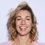 Anieke Looijs, Officemanager